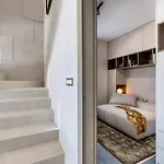 Penthouse West Side Apartment *
