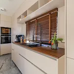 Penthouse West Side Apartment *