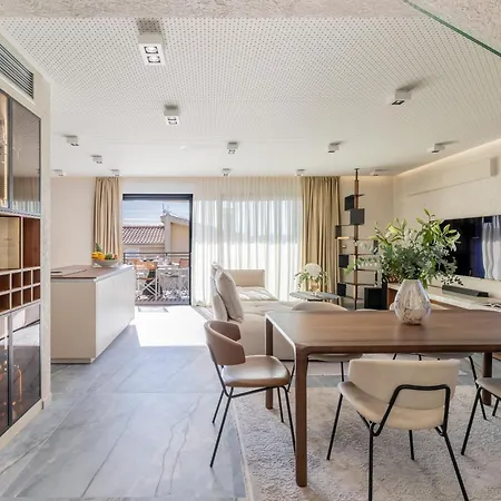 Penthouse West Side Apartment