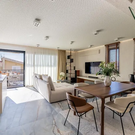 Penthouse West Side