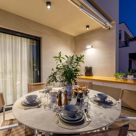 Penthouse West Side شقة *