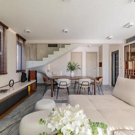 Penthouse West Side