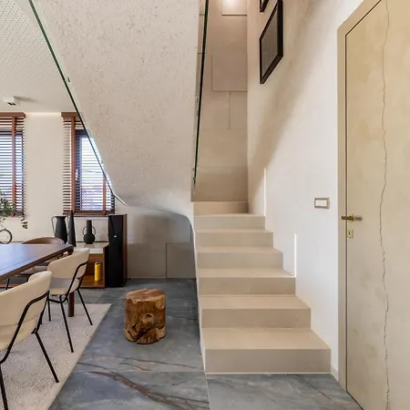 Penthouse West Side * Kastela