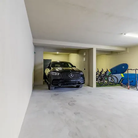 Penthouse West Side Apartment *