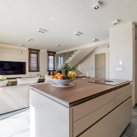 Apartment Penthouse West Side Kastela