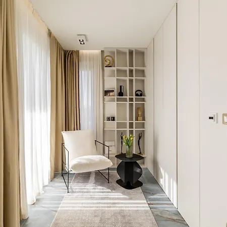 Penthouse West Side Apartment Kastela