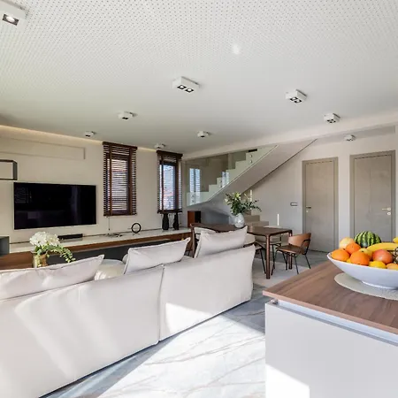 Penthouse West Side Kastela