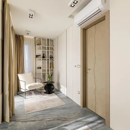 Penthouse West Side Apartment Kastela